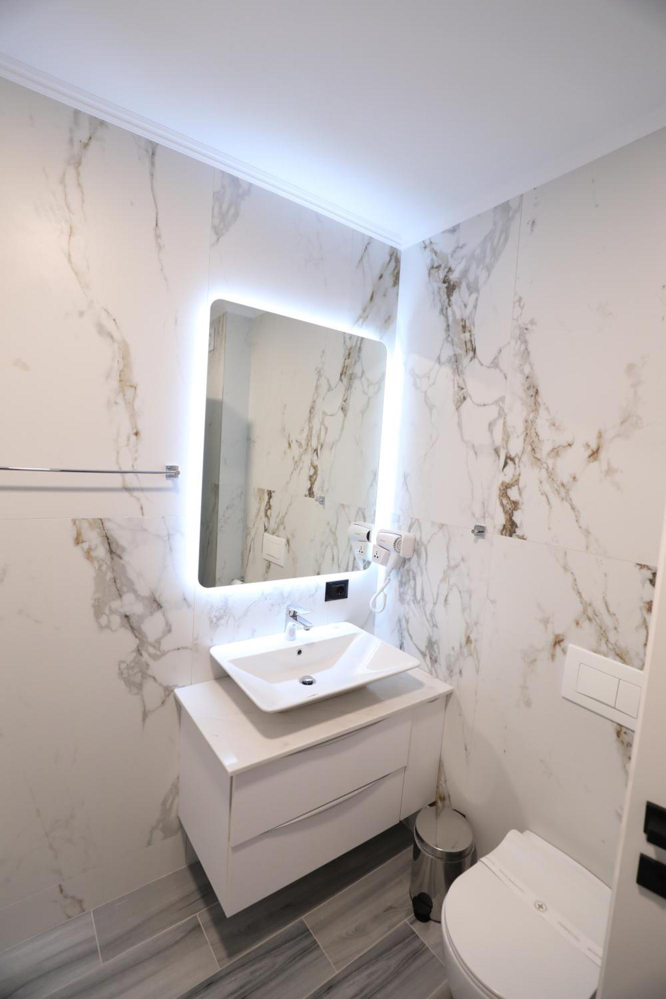 Dallga Suites Tushemisht ภายนอก รูปภาพ