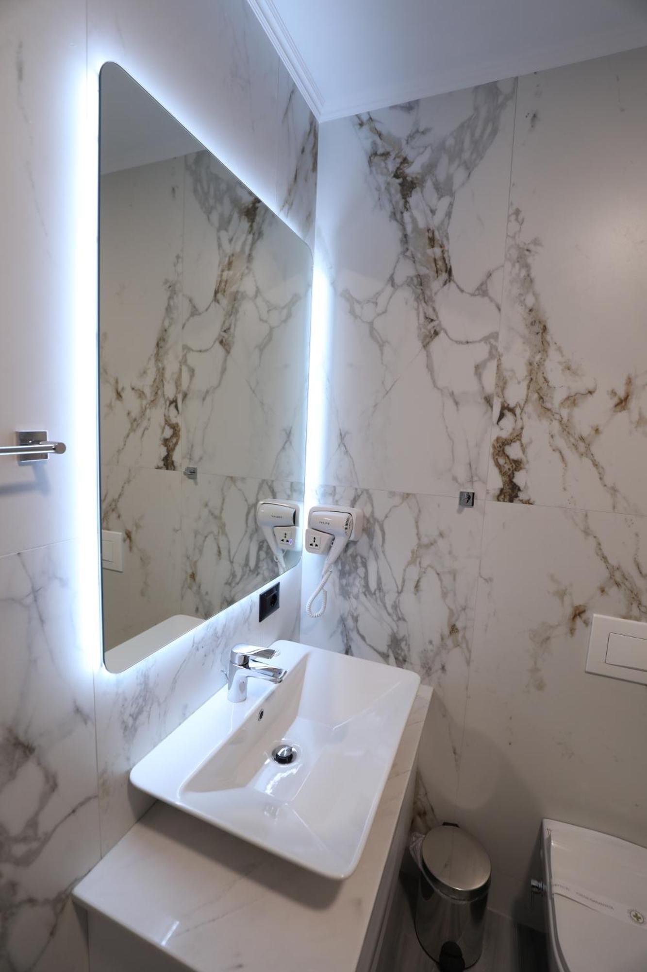 Dallga Suites Tushemisht ภายนอก รูปภาพ