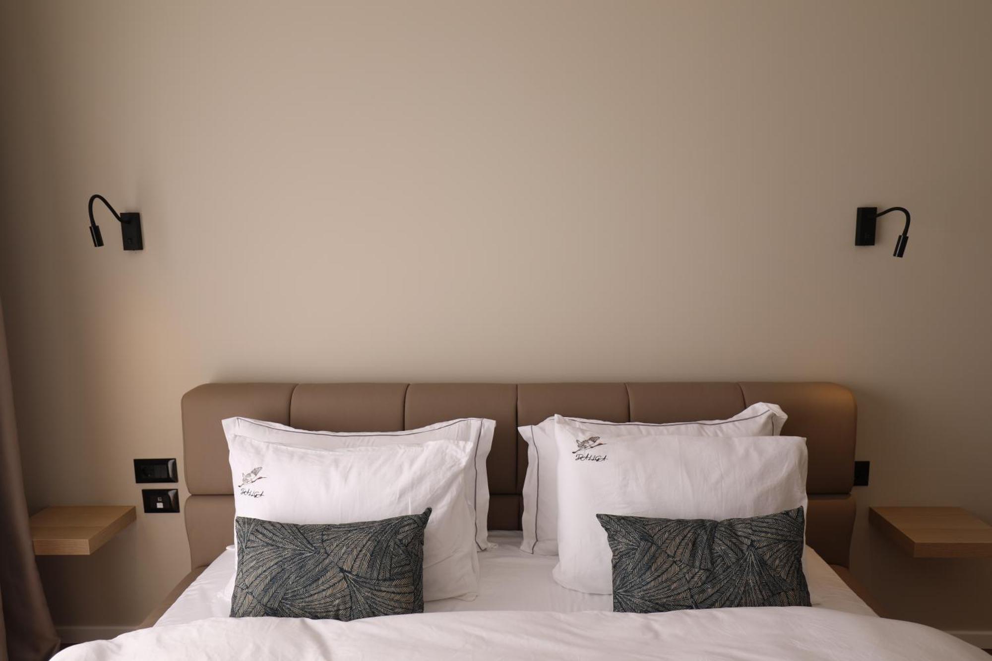 Dallga Suites Tushemisht ภายนอก รูปภาพ